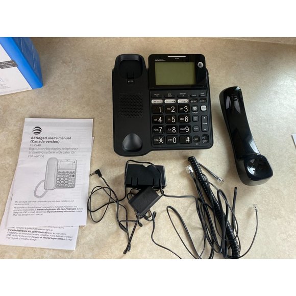 AT & T Corded Answering System With Backlit Display - Picture 6 of 8